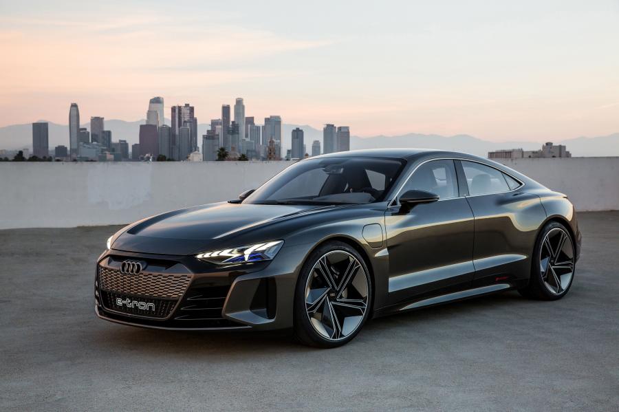  Audi e-tron GT Concept 2018 года  (фото 17 из 69)